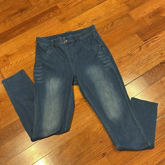 Hue 💙 Light Wash  Denim Casual jeans pants Legging Sz M - Picture 14 of 15